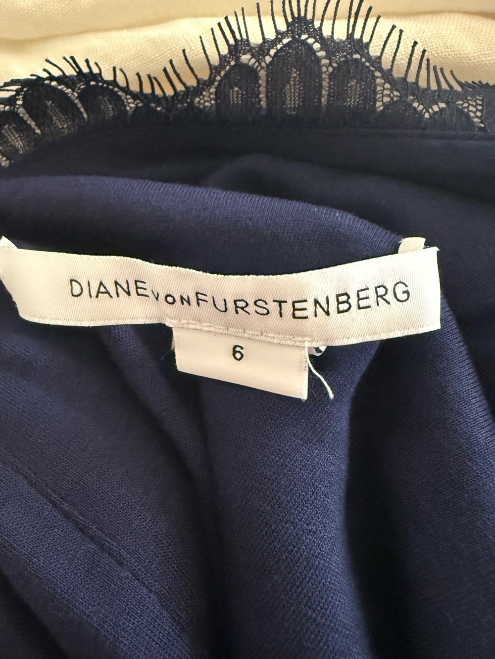 Diane Von Furstenberg Delicate Navy Lace Sheath Dress 2-way Size 6 Cocktail NWOT - Picture 5 of 7